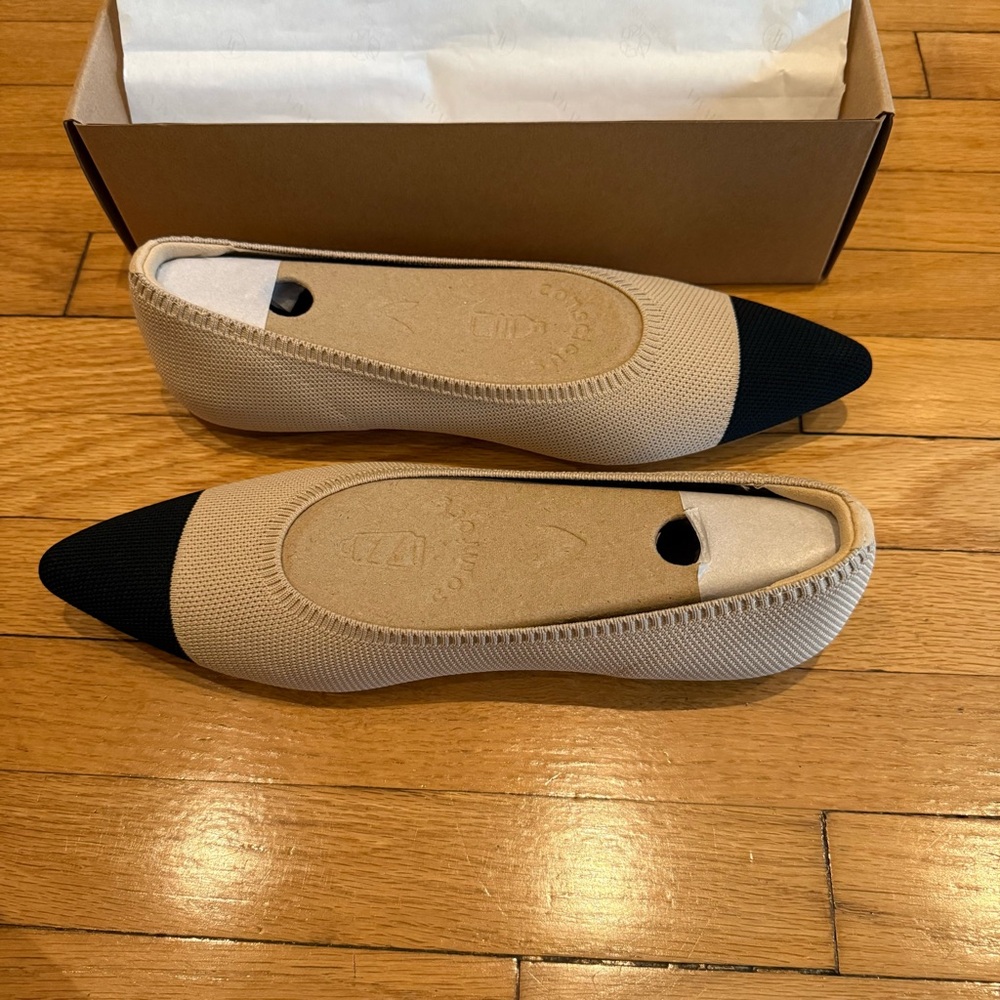 Vivaia Pointed-Toe Ballet Flats (Aria 5°) almond and black - Picture 8 of 9